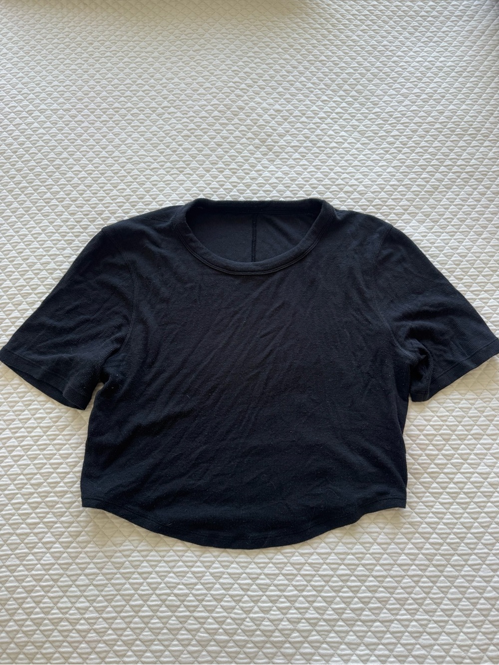 lululemon athletica Black Short Sleeve Crop Top - Picture 1 of 3